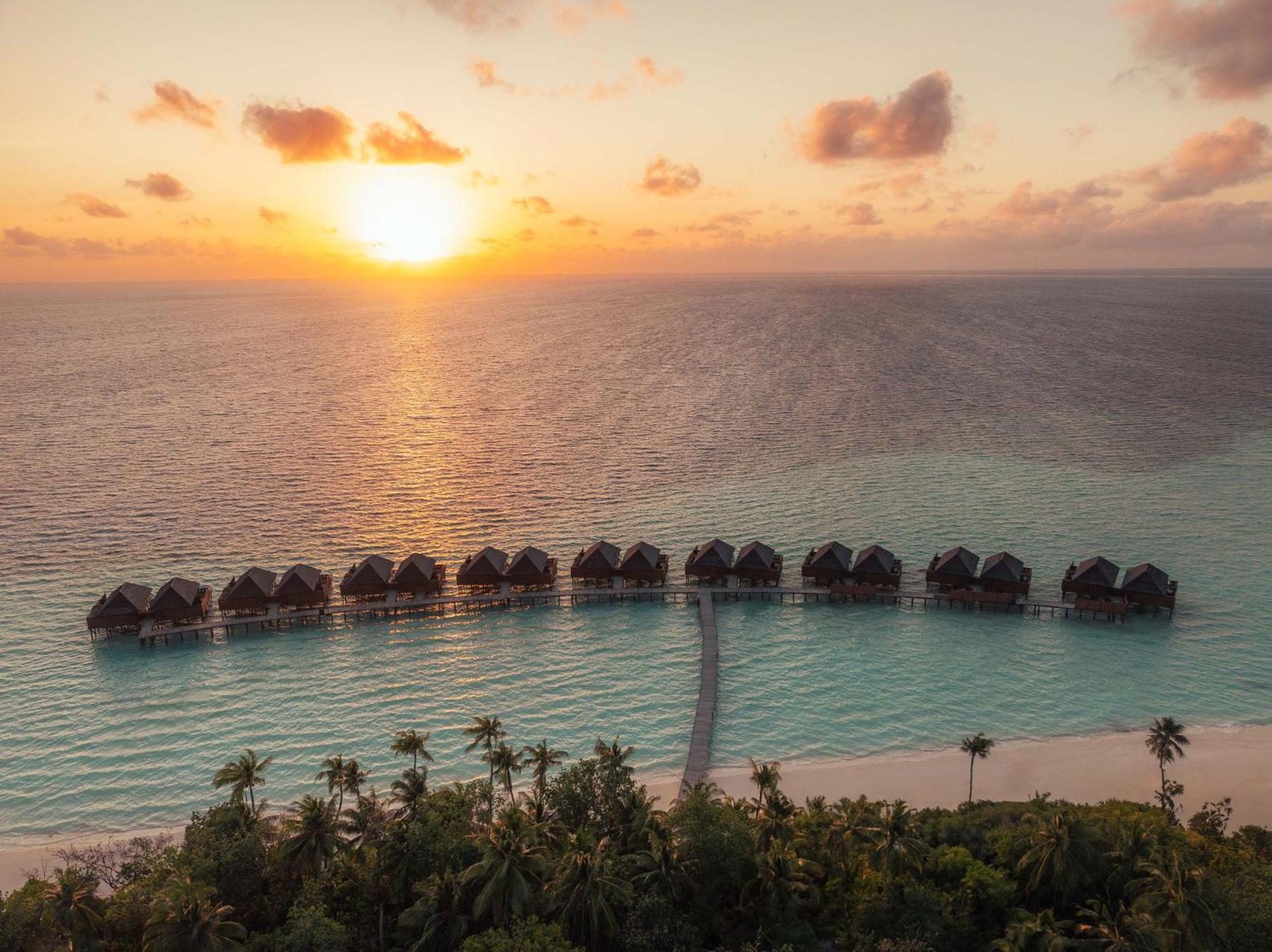Veligandu Maldives Island 5*